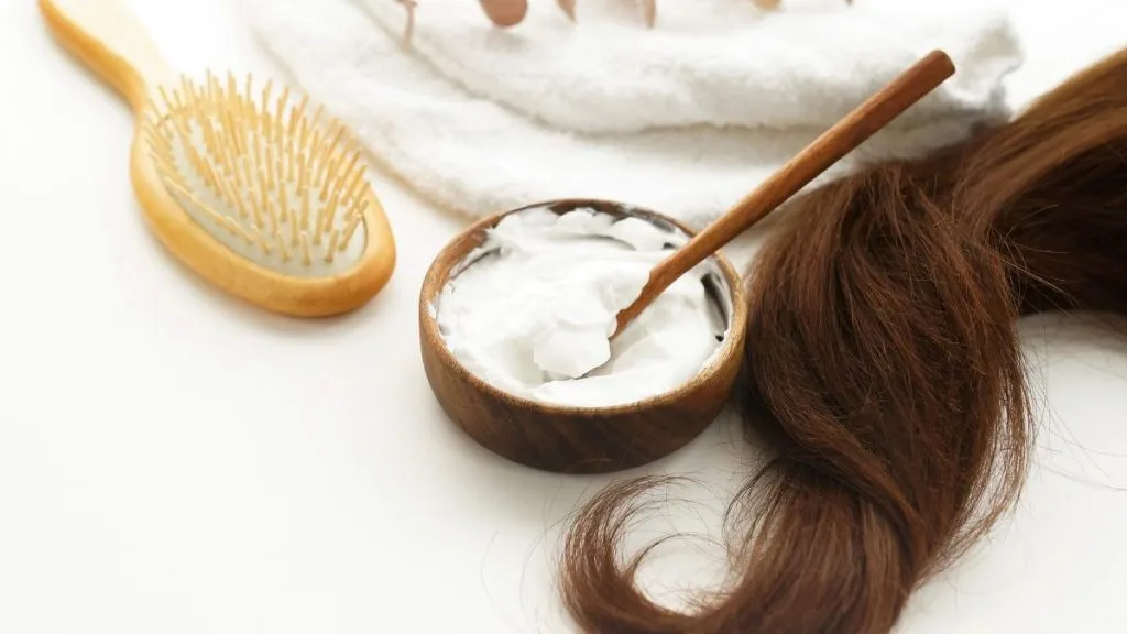 5 Masker Rambut Alami yang Bisa Dibuat di Rumah
